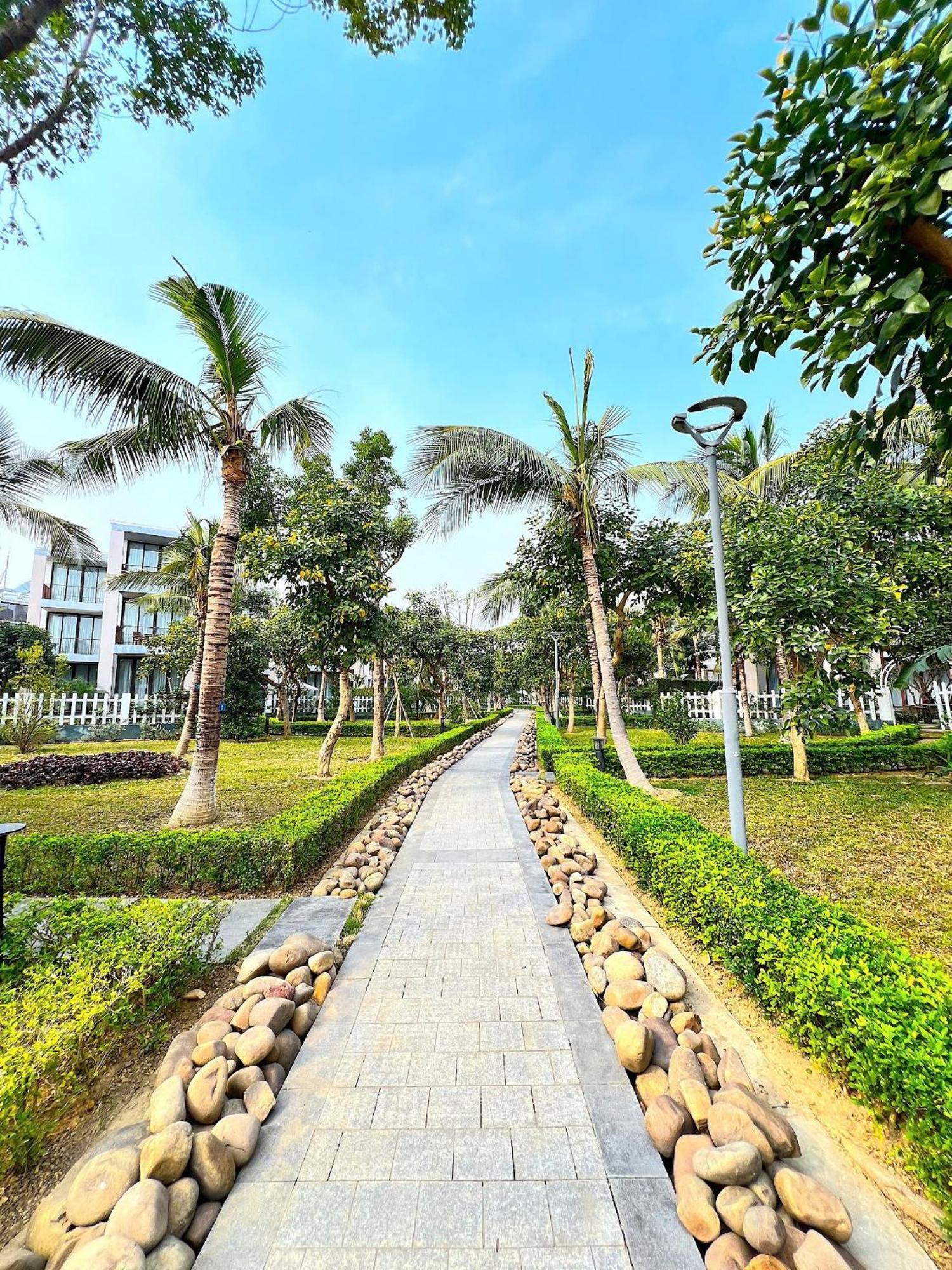 Oakwood Ha Long Hotel Exterior photo