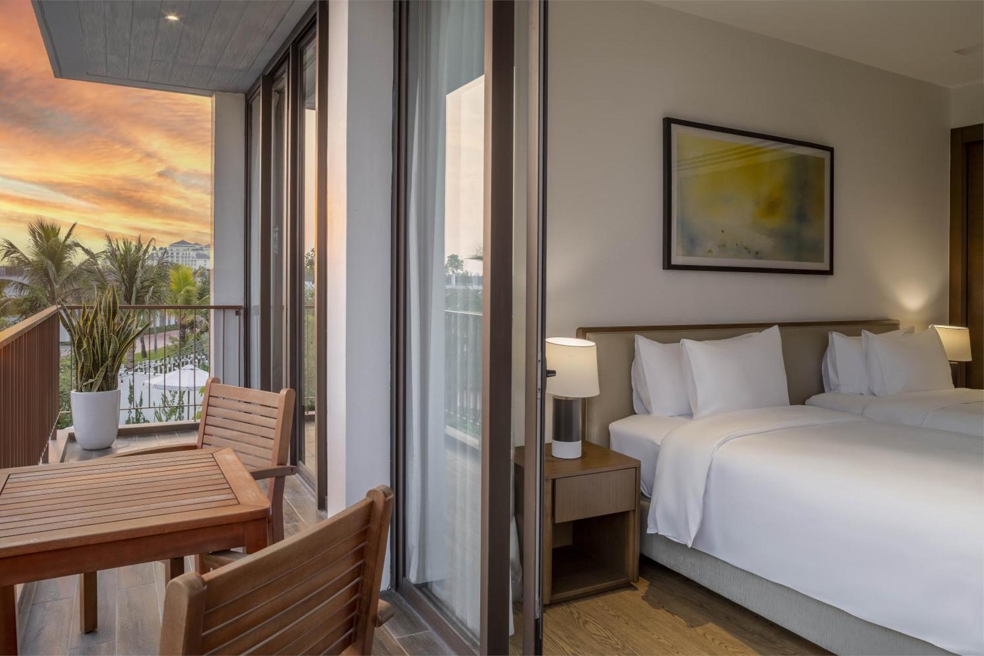 Oakwood Ha Long Hotel Exterior photo